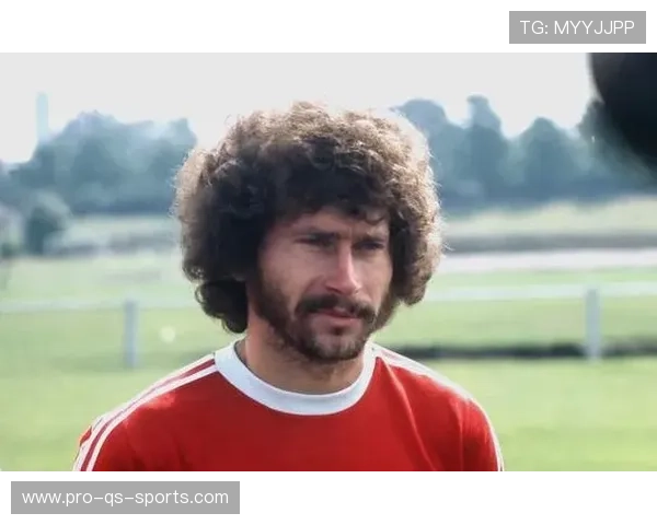 美国足球队的明星球员盘点及他们的传奇表现解析