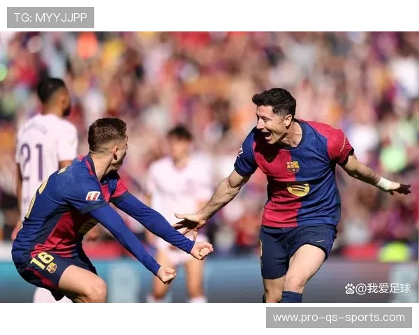 足球传奇人物集：盘点世界足坛最具影响力的超级球星与精彩瞬间